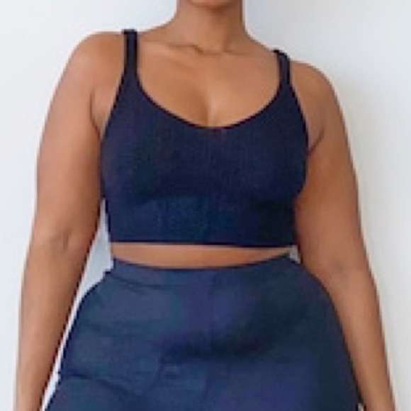 PrettyLittleThing NWT Black Knit Elasticated Hem Crop Top Size 14 - Picture 2 of 11